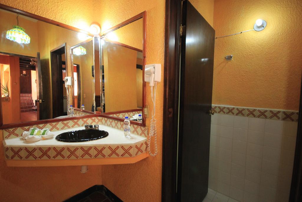 Hotel Plaza Santo Domingo San Cristóbal de Las Casas Szoba fotó