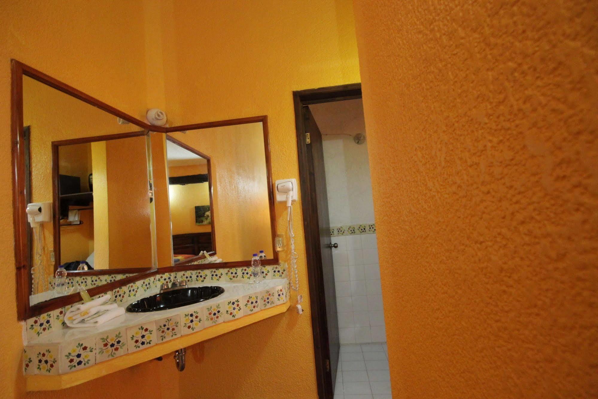 Hotel Plaza Santo Domingo San Cristóbal de Las Casas Kültér fotó