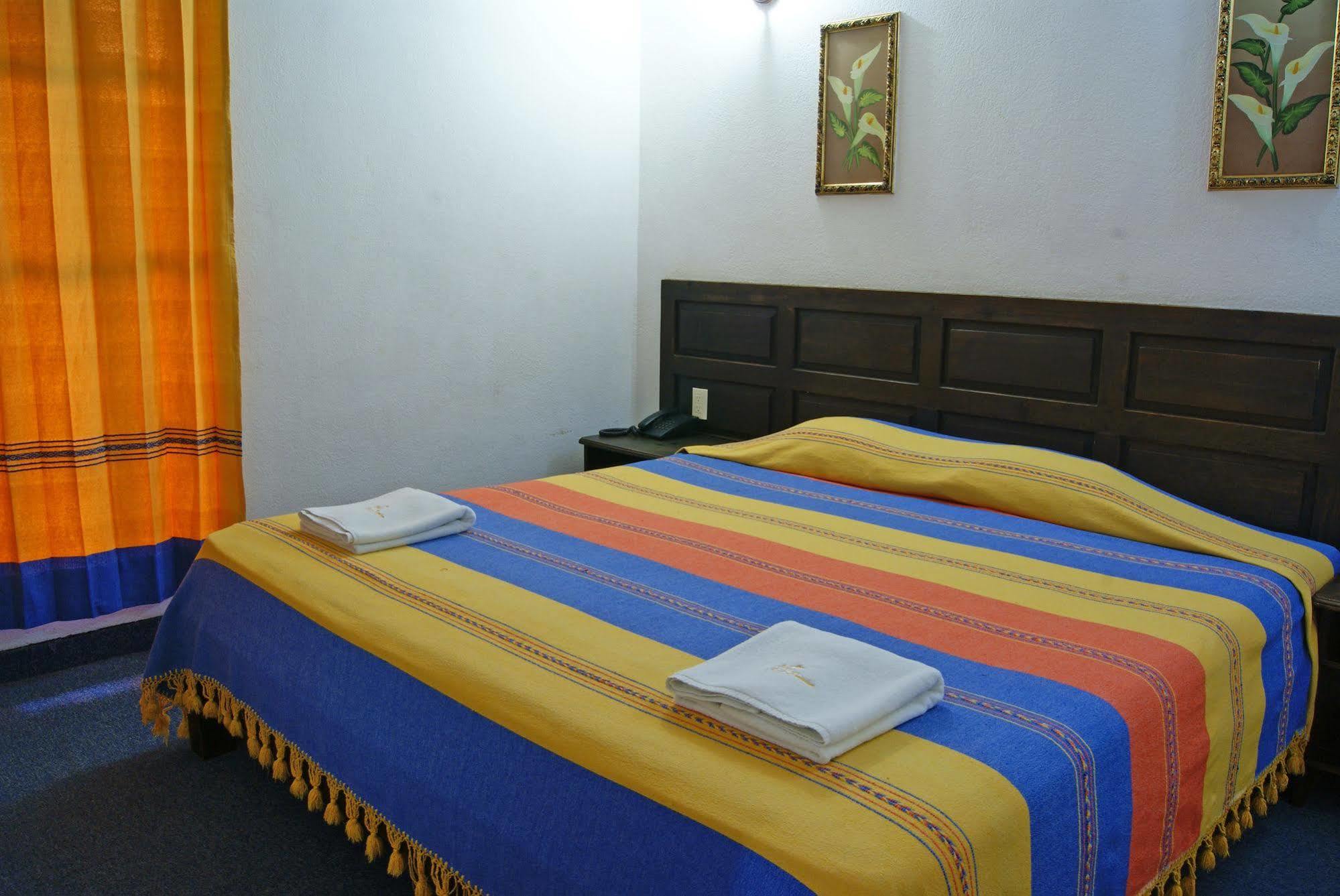 Hotel Plaza Santo Domingo San Cristóbal de Las Casas Kültér fotó